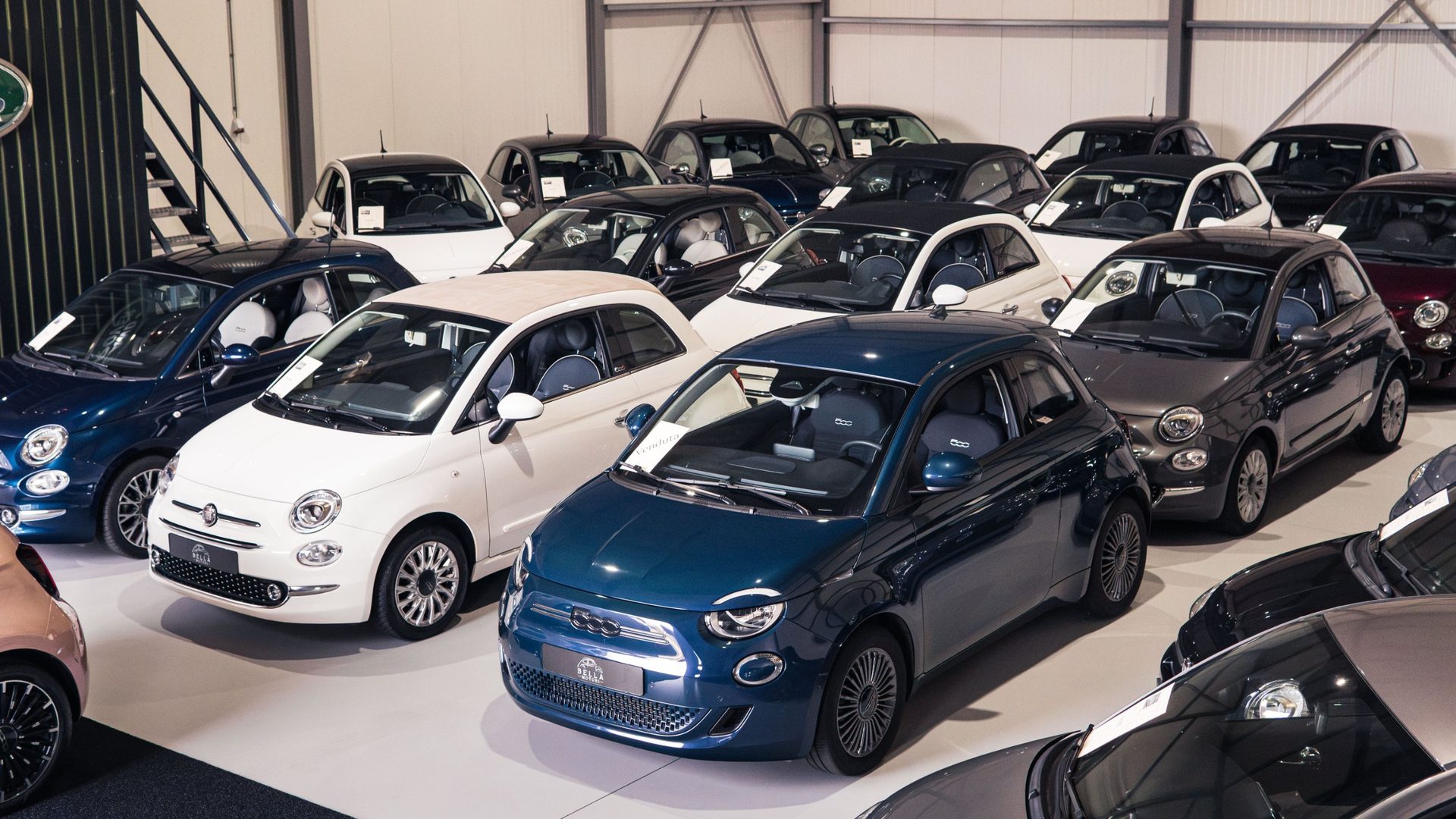 Fiat 500 bij Bella Motori in Nieuwleusen