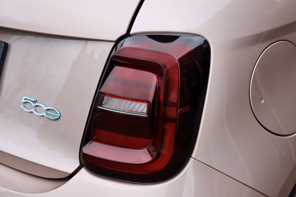 Fiat 500e 3+1 Icon 42 kWh, foto 21