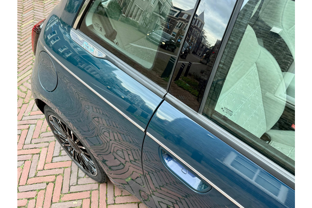 Fiat 500e La Prima 42 kWh, foto 17