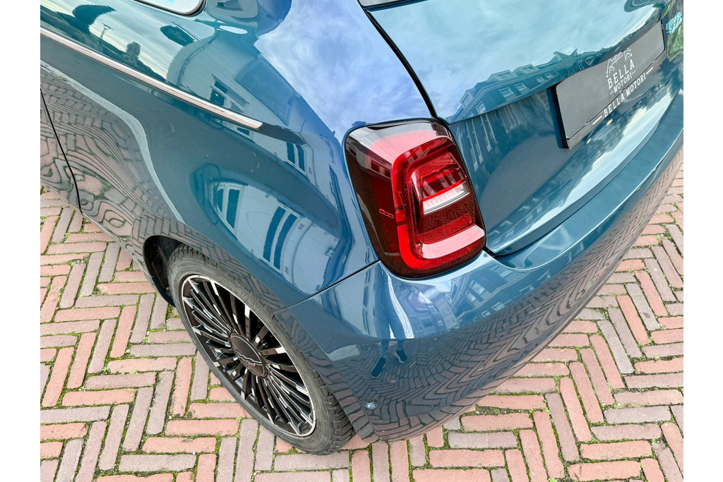 Fiat 500e La Prima 42 kWh, foto 6