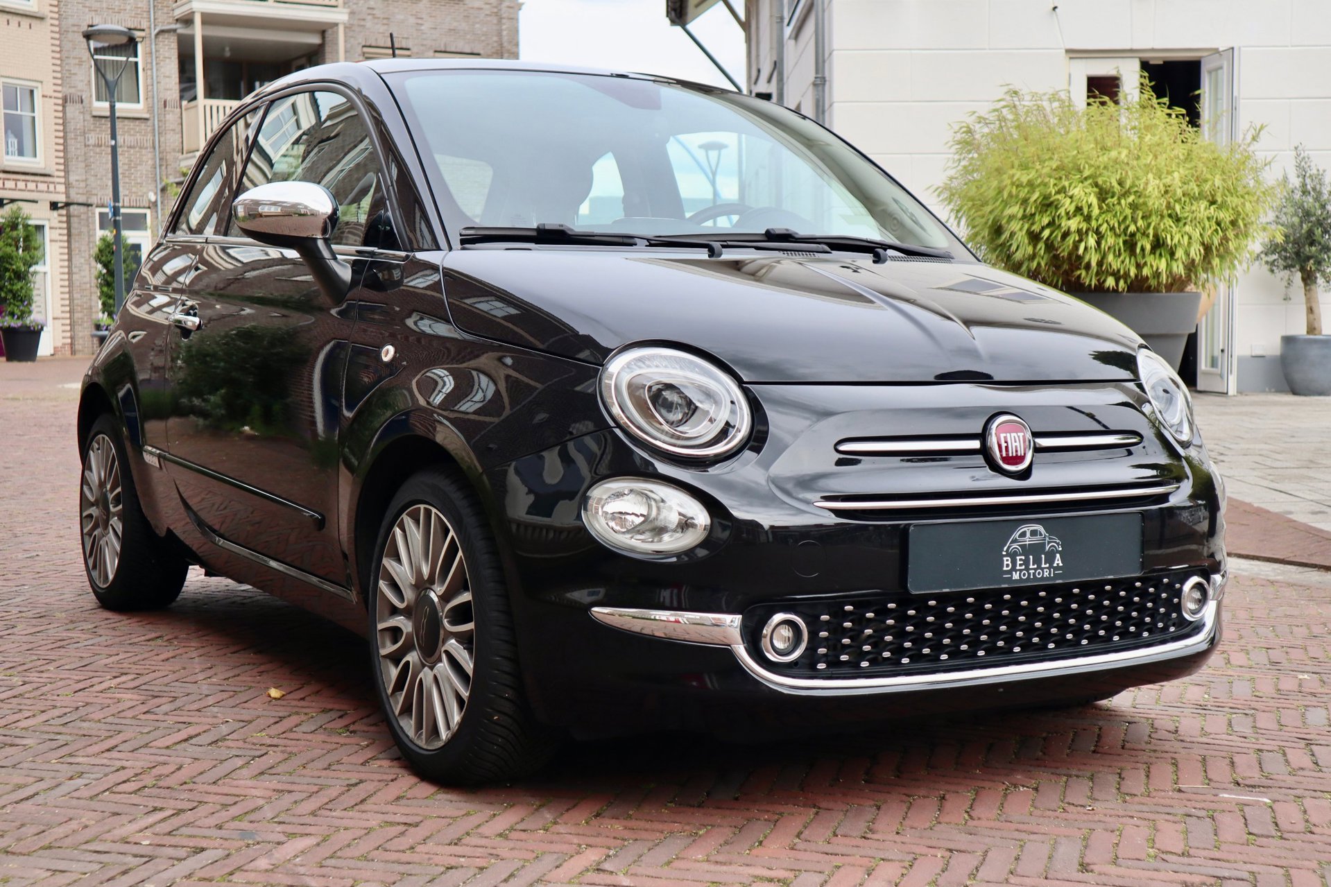 Fiat 500 0.9 TwinAir Lounge uit 2016, verkocht door Bella Motori