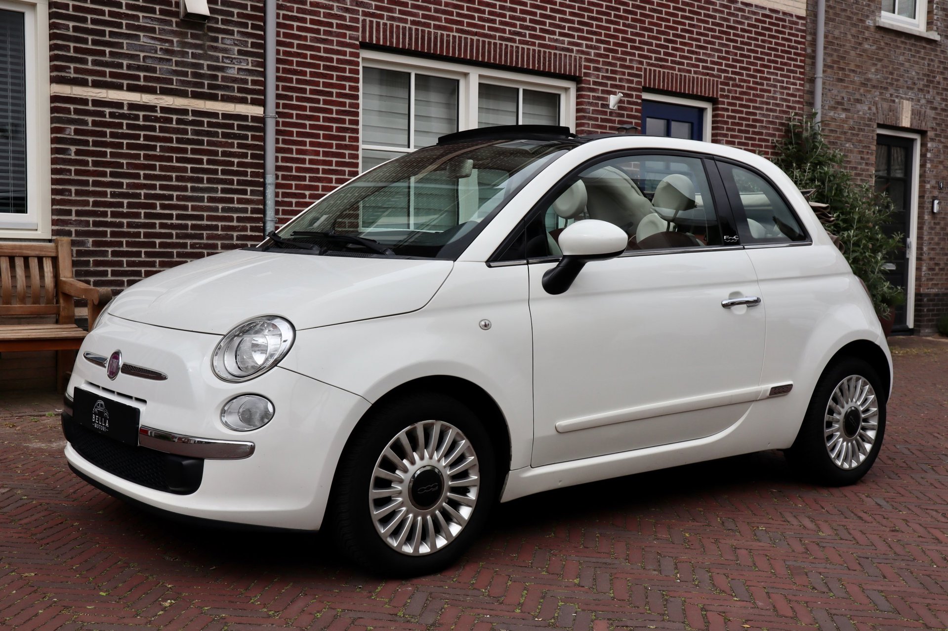 Fiat 500 C uit 2012, verkocht door Bella Motori