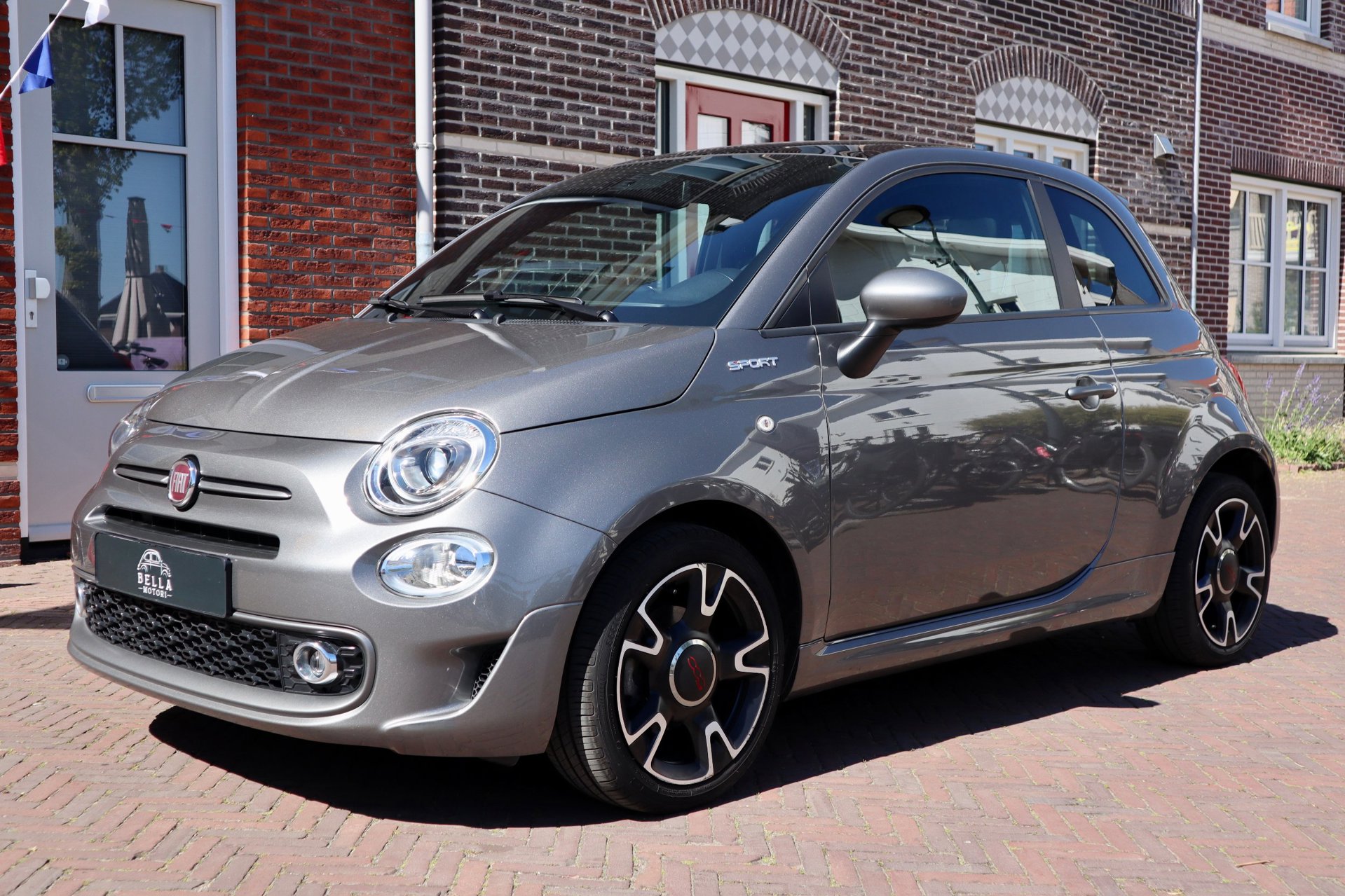 Fiat 500 1.0 Hybrid Sport uit 2021, verkocht door Bella Motori